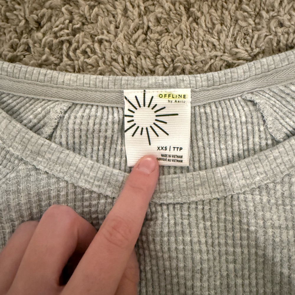 Gray Ribbed Crop Top - Picture 2 of 2